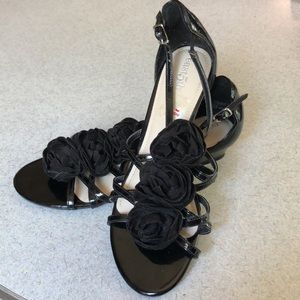 East 5th Black patent leather women’s  dress shoe        7M